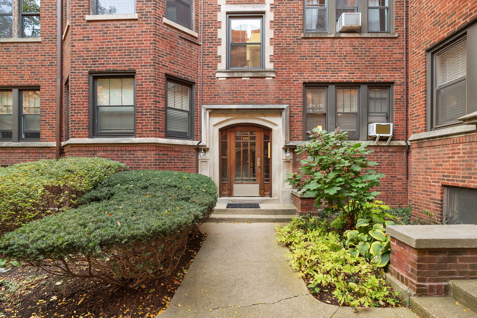 529 W Brompton Avenue Unit: 3N