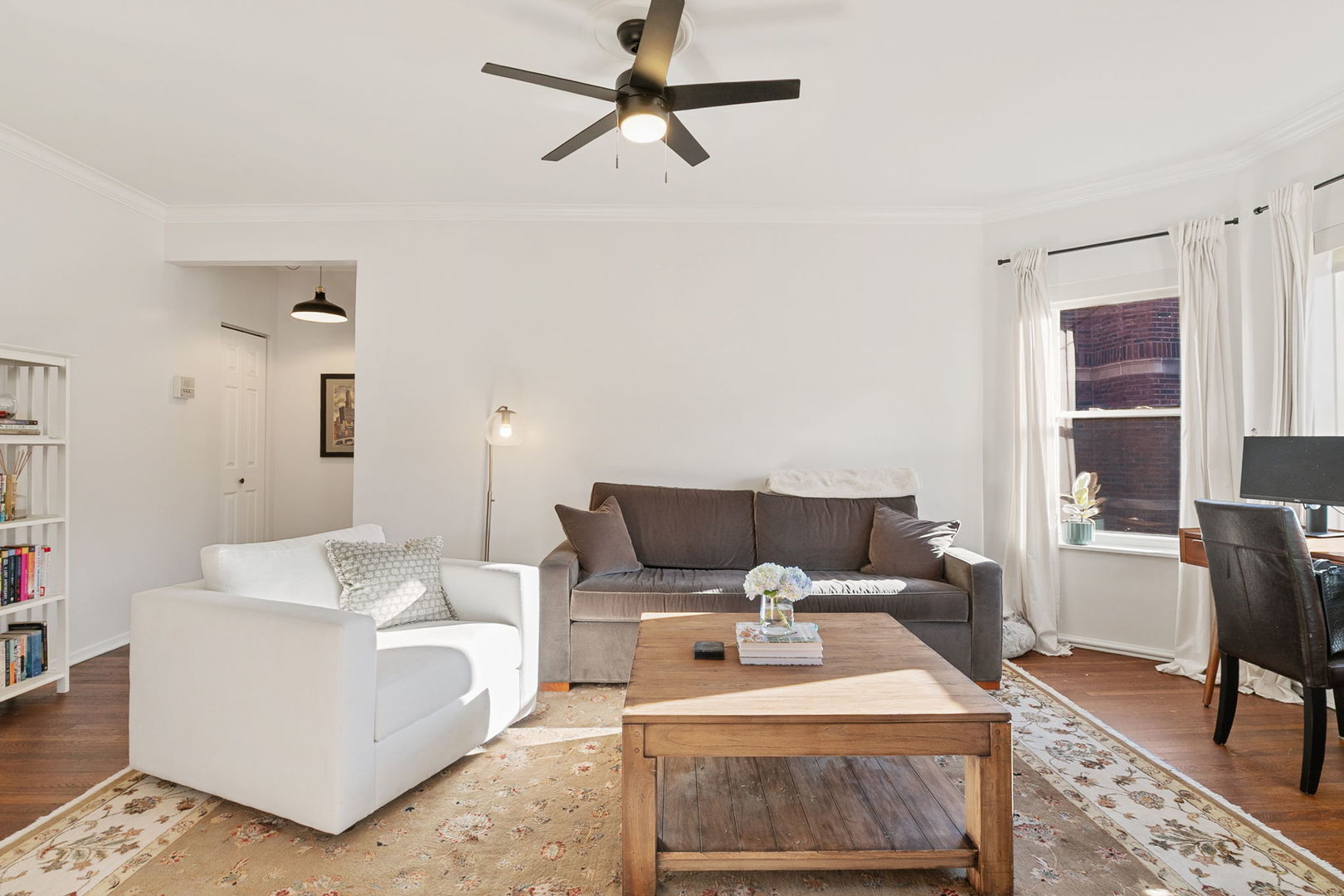 529 W Brompton Avenue Unit: 3N