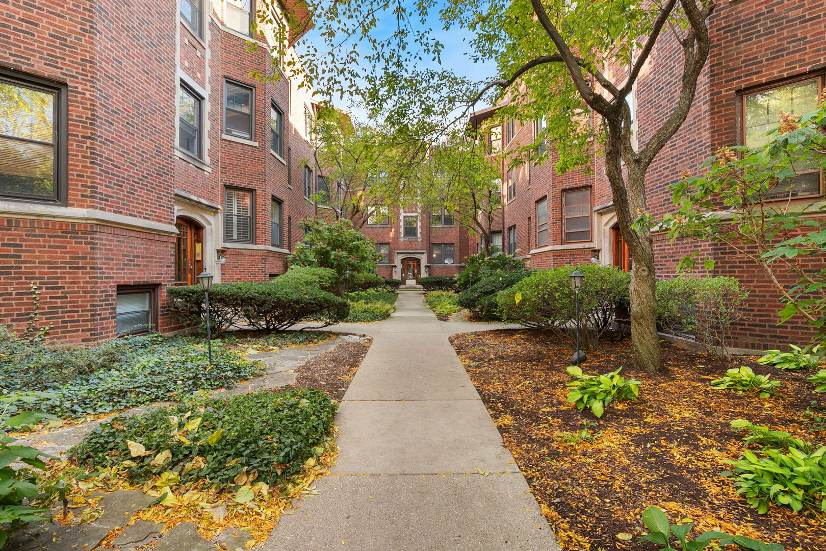 529 W Brompton Avenue Unit: 3N