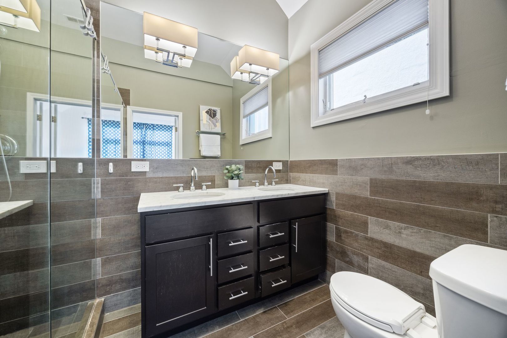 902 N HERMITAGE Avenue Unit: 3