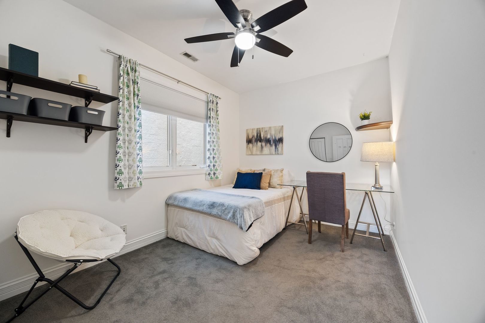 902 N HERMITAGE Avenue Unit: 3