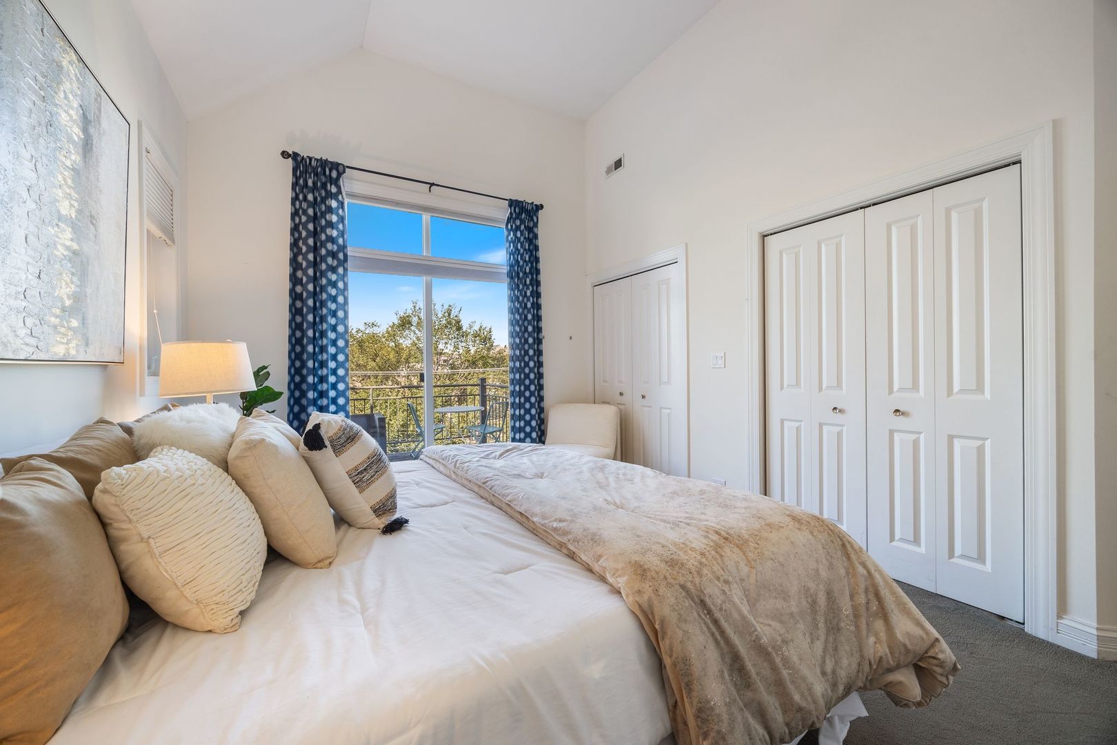 902 N HERMITAGE Avenue Unit: 3