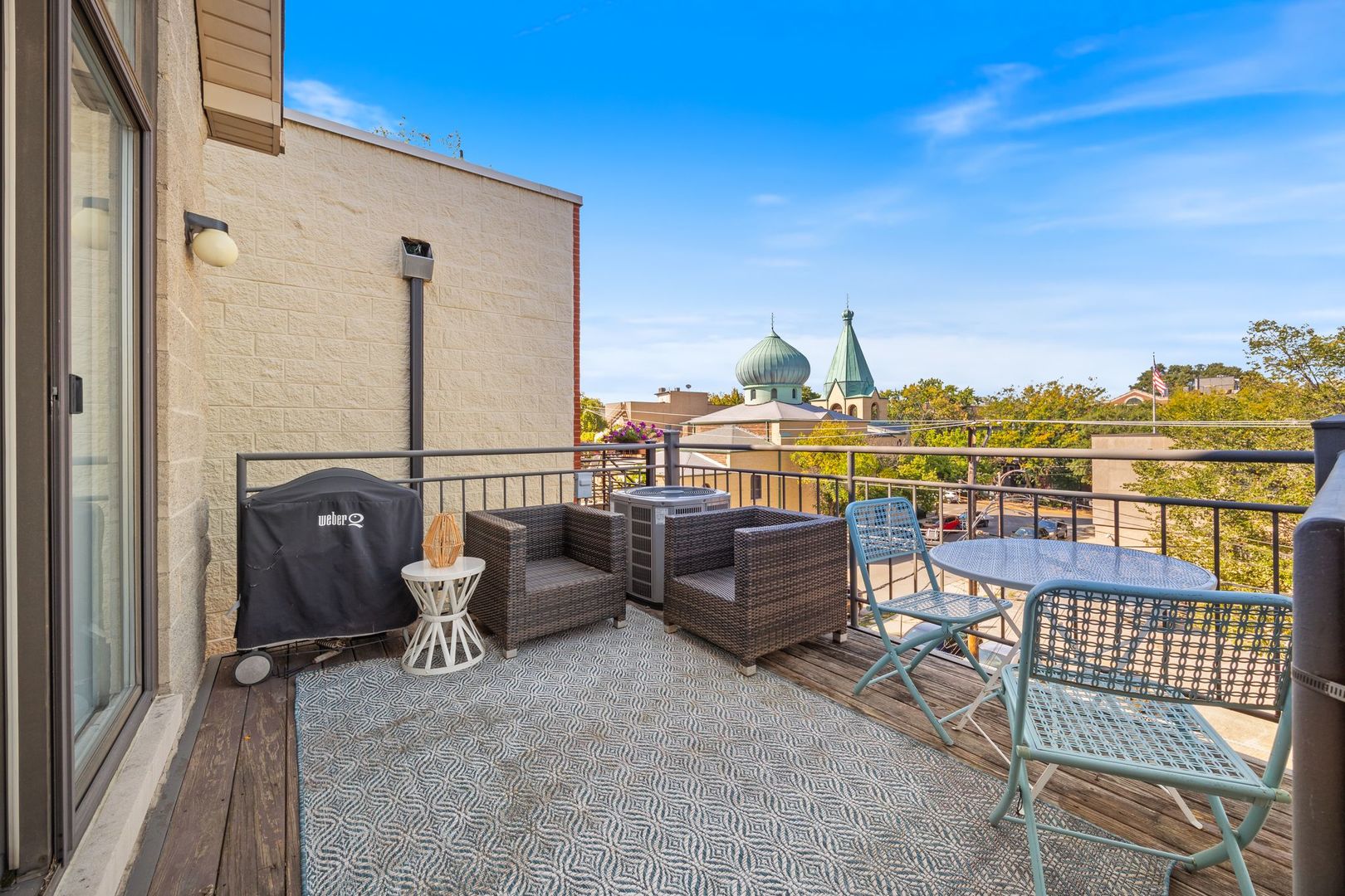 902 N HERMITAGE Avenue Unit: 3
