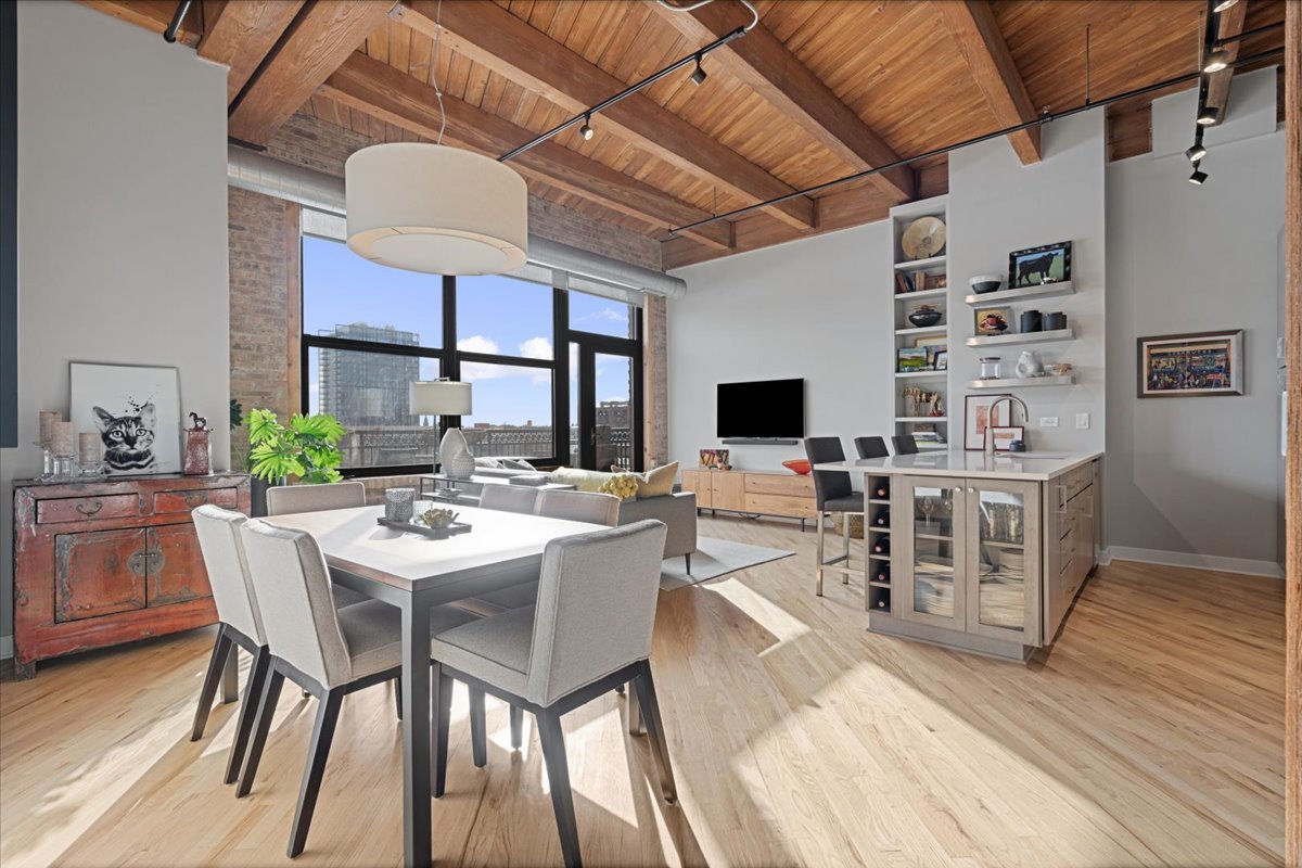 1040 W Adams Street Unit: 439