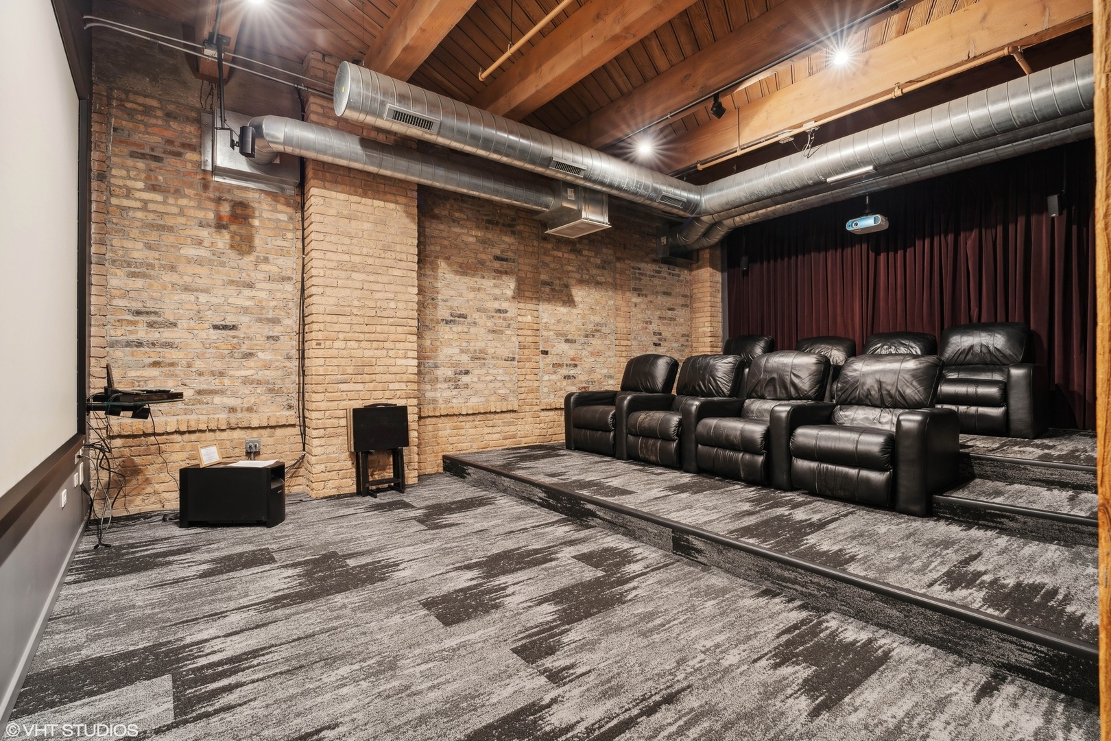 1040 W Adams Street Unit: 439