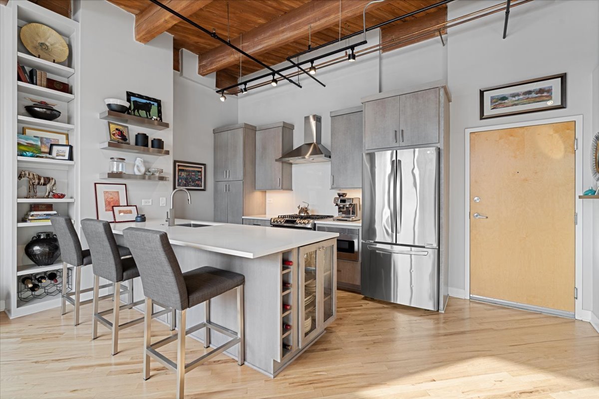 1040 W Adams Street Unit: 439