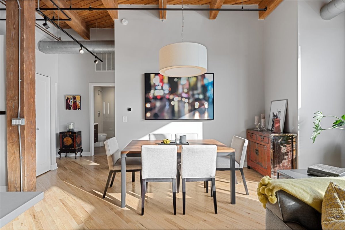 1040 W Adams Street Unit: 439