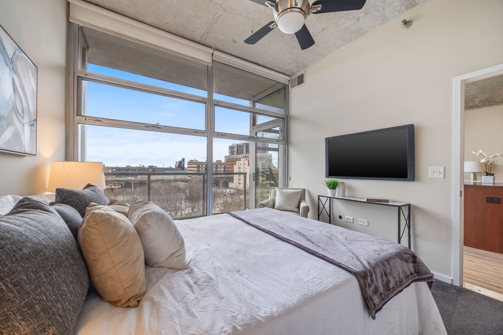 1620 S Michigan Avenue Unit: 619