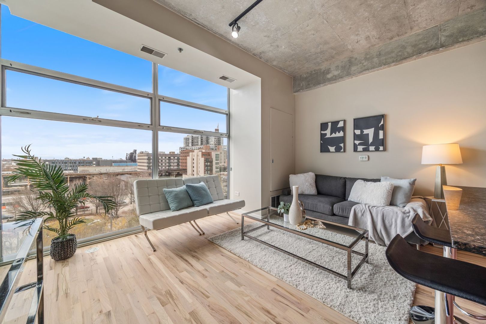 1620 S Michigan Avenue Unit: 619