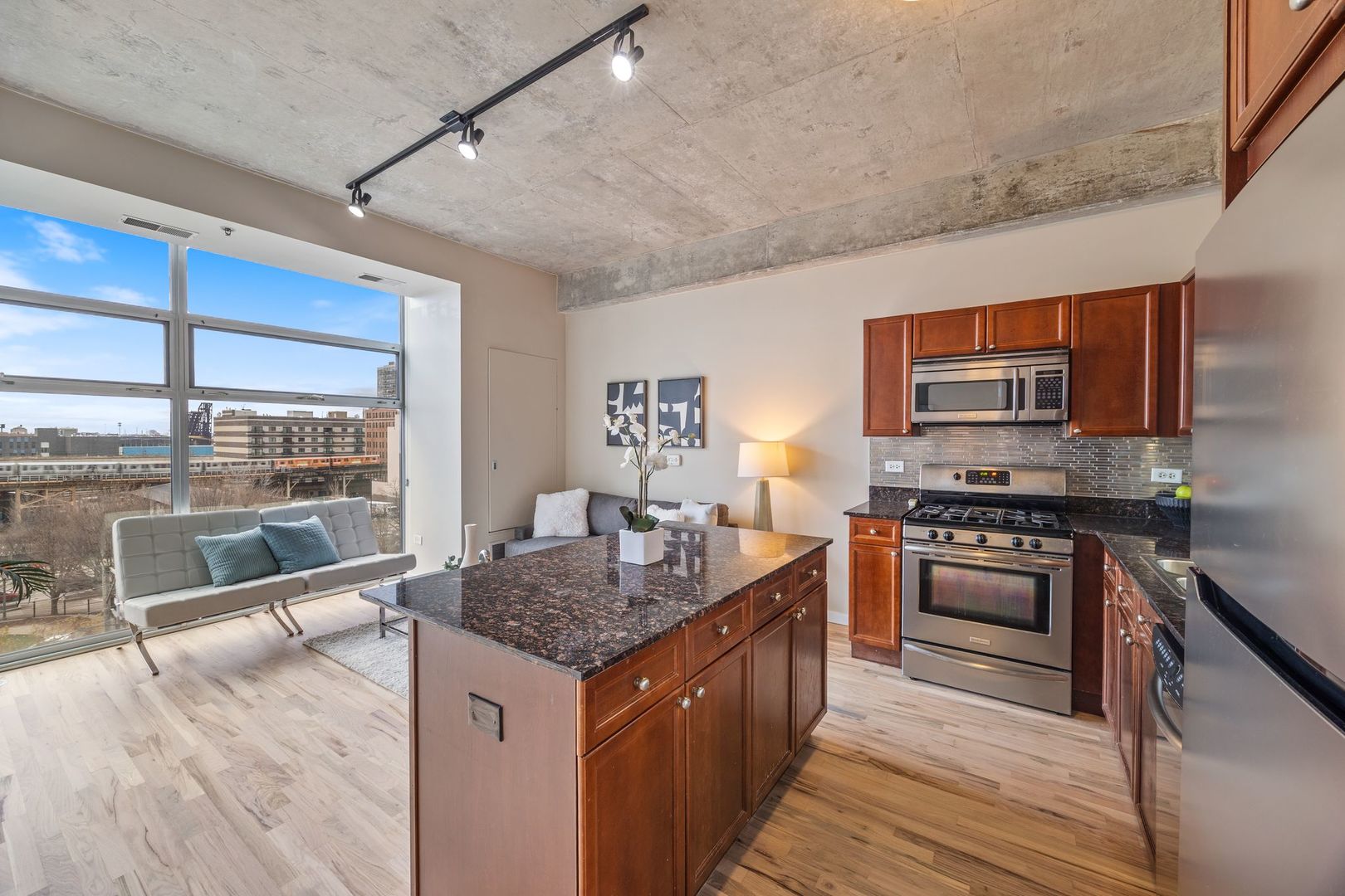1620 S Michigan Avenue Unit: 619