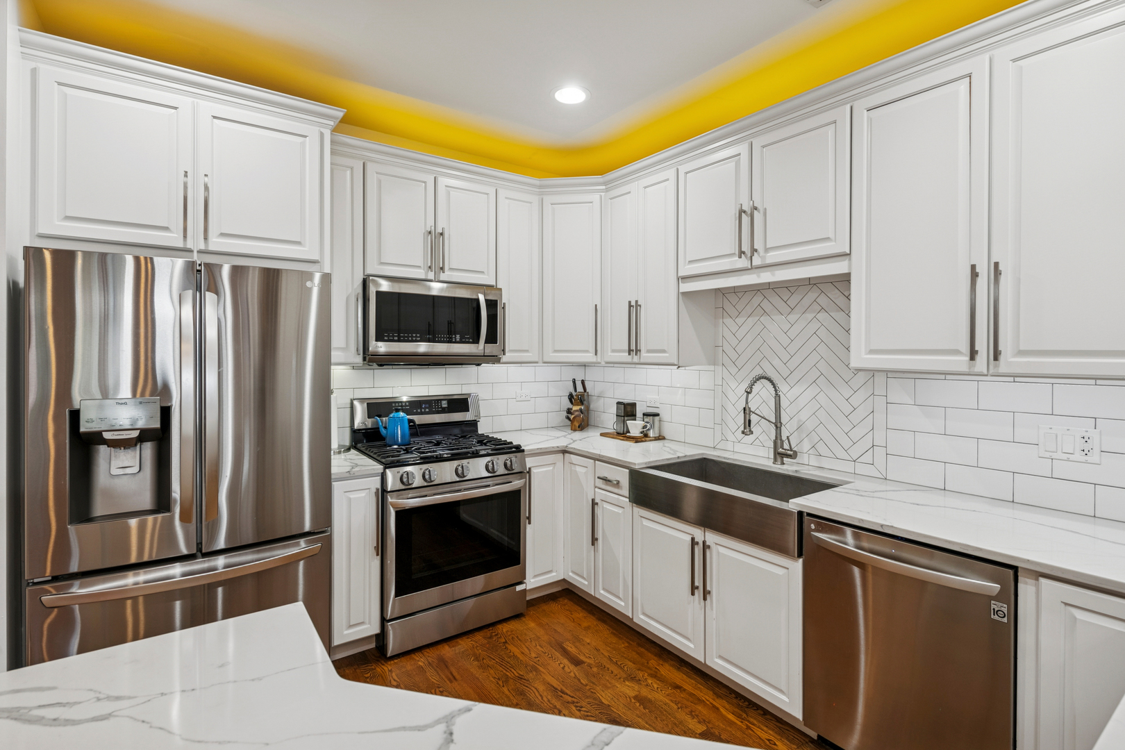 453 N May Street Unit: 2N