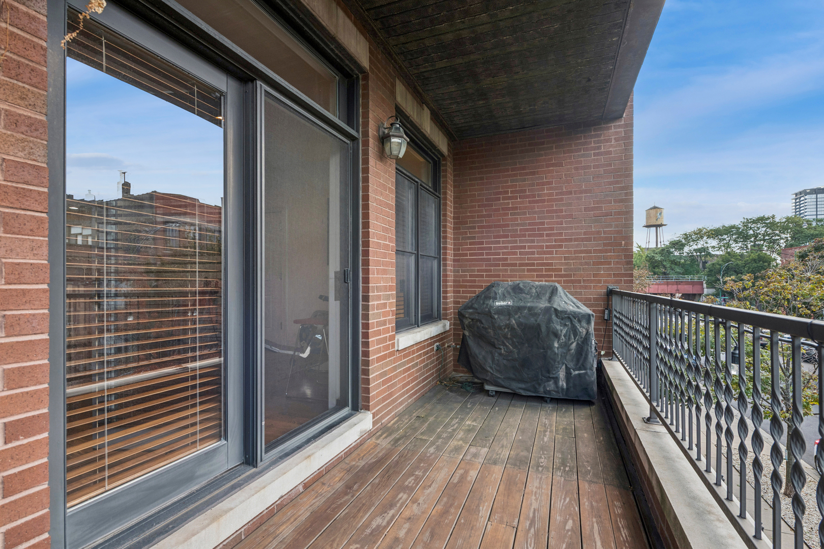 453 N May Street Unit: 2N