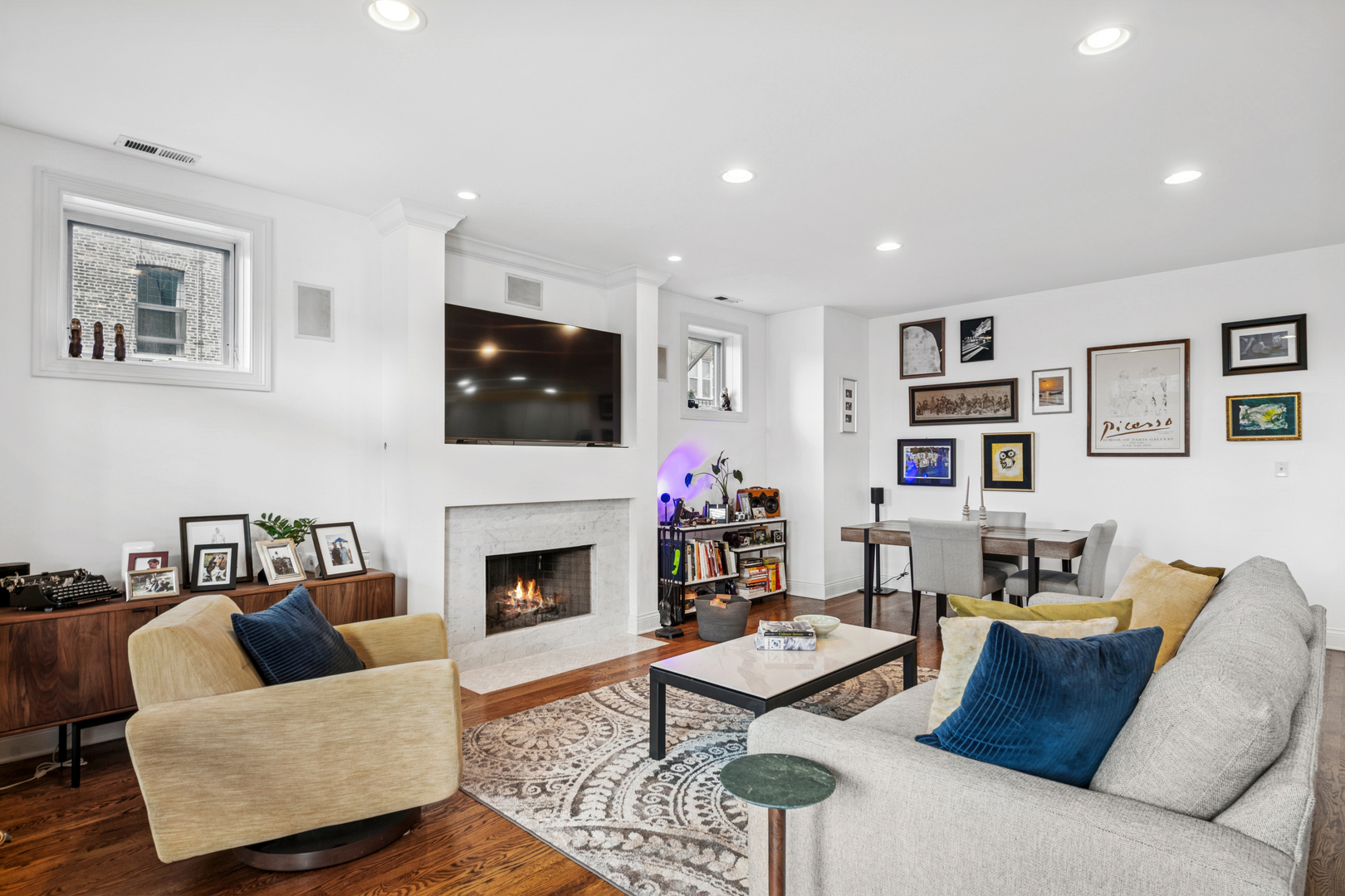 453 N May Street Unit: 2N