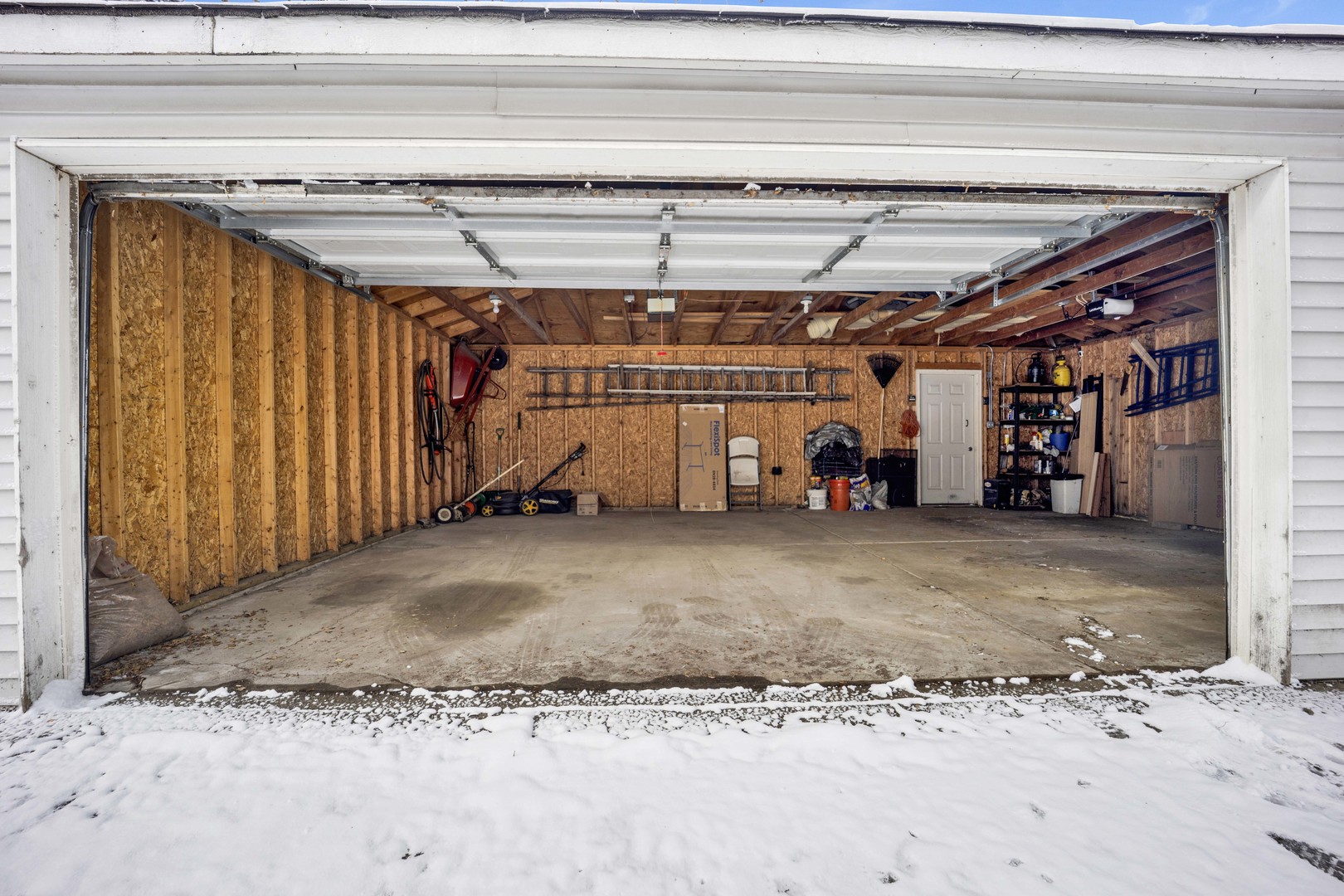 2131 W EVERGREEN Avenue Unit: 2