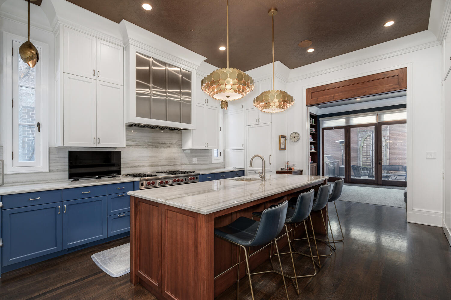 2214 N Magnolia Avenue