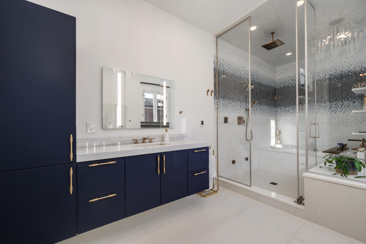 2214 N Magnolia Avenue