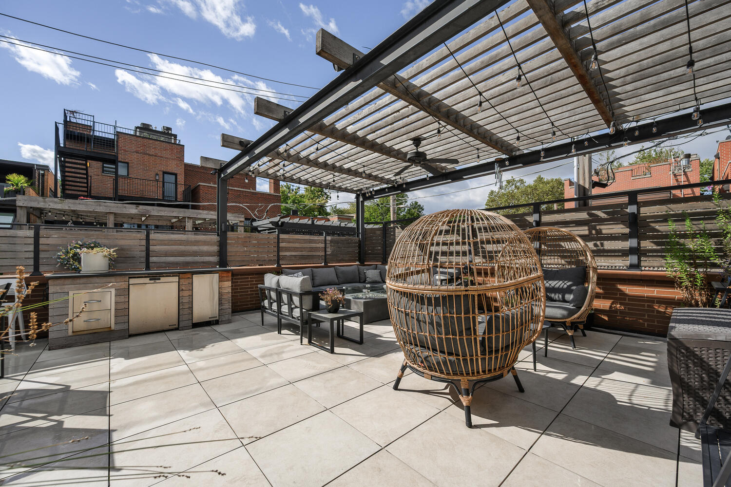 2214 N Magnolia Avenue