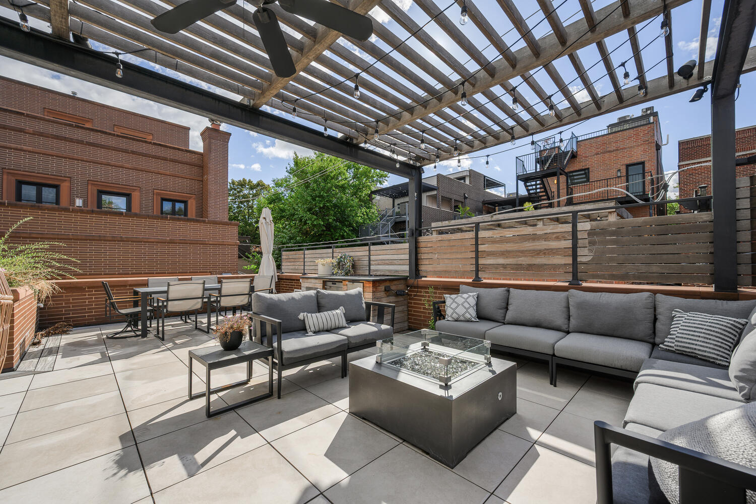 2214 N Magnolia Avenue