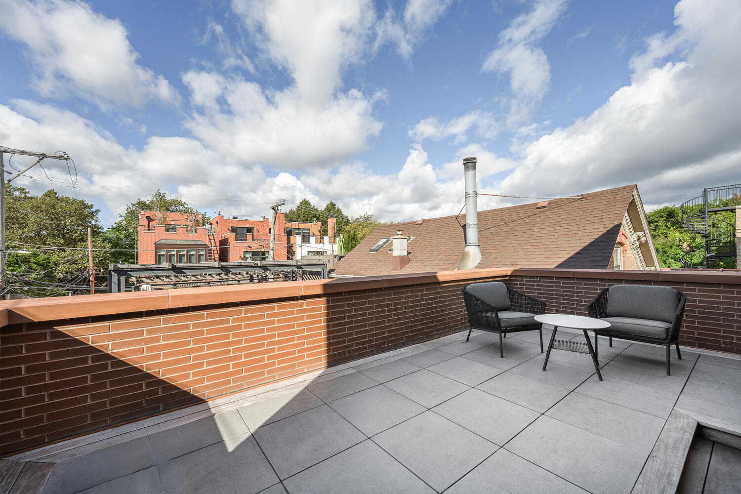 2214 N Magnolia Avenue