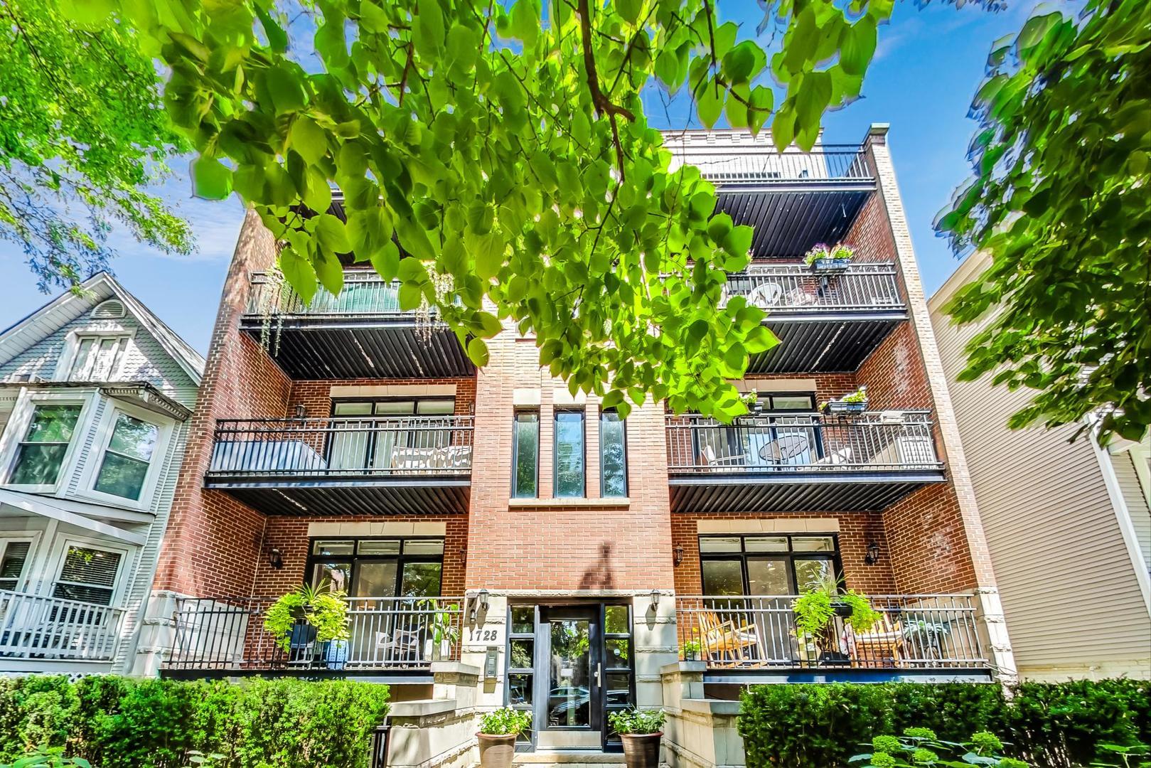 1728 W ROSCOE Avenue Unit: 3E