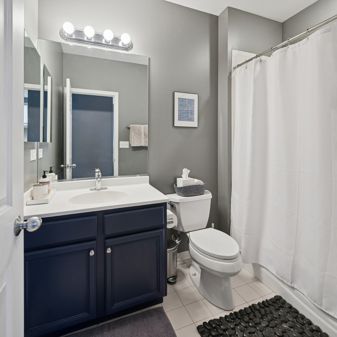 1728 W ROSCOE Avenue Unit: 3E