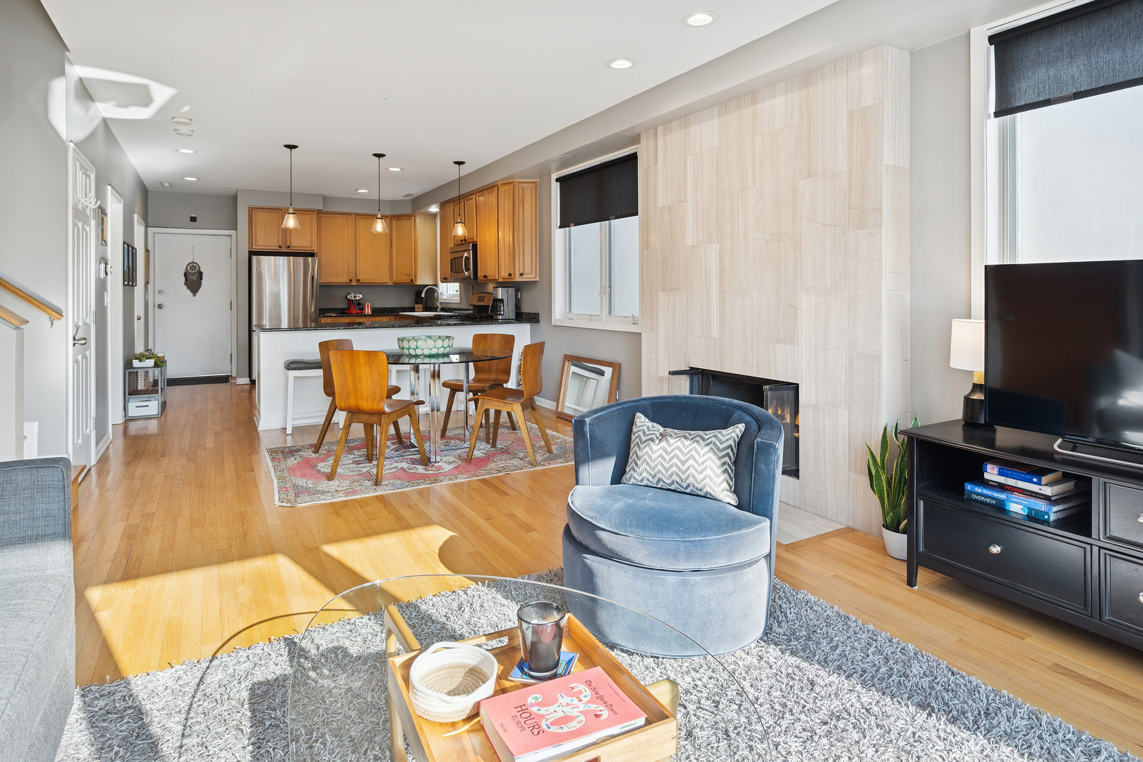 1728 W ROSCOE Avenue Unit: 3E