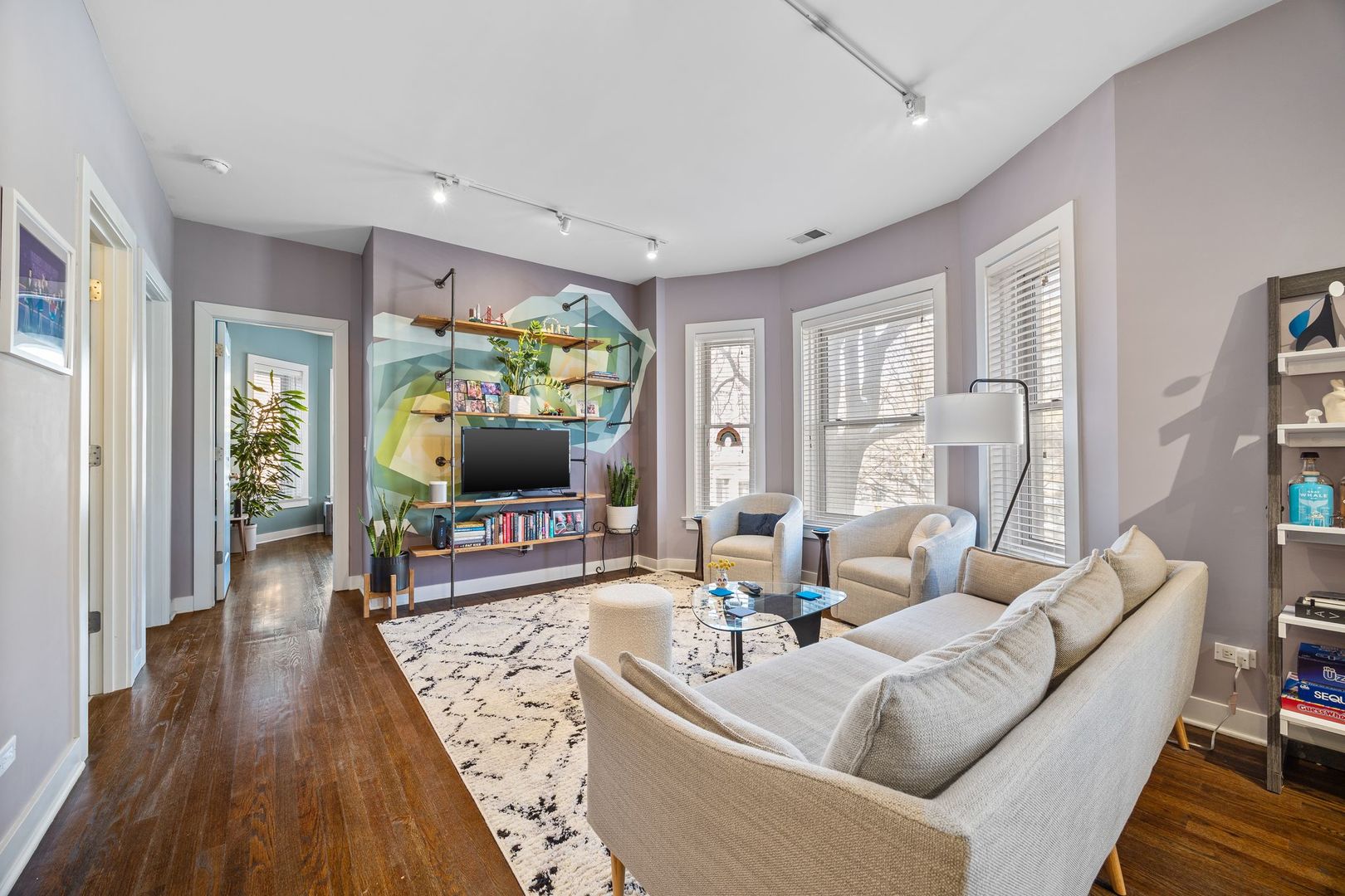 1951 W Byron Street Unit: 2W