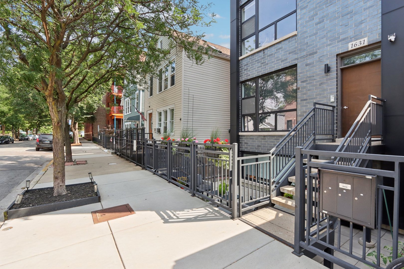1631 S Carpenter Street Unit: 3