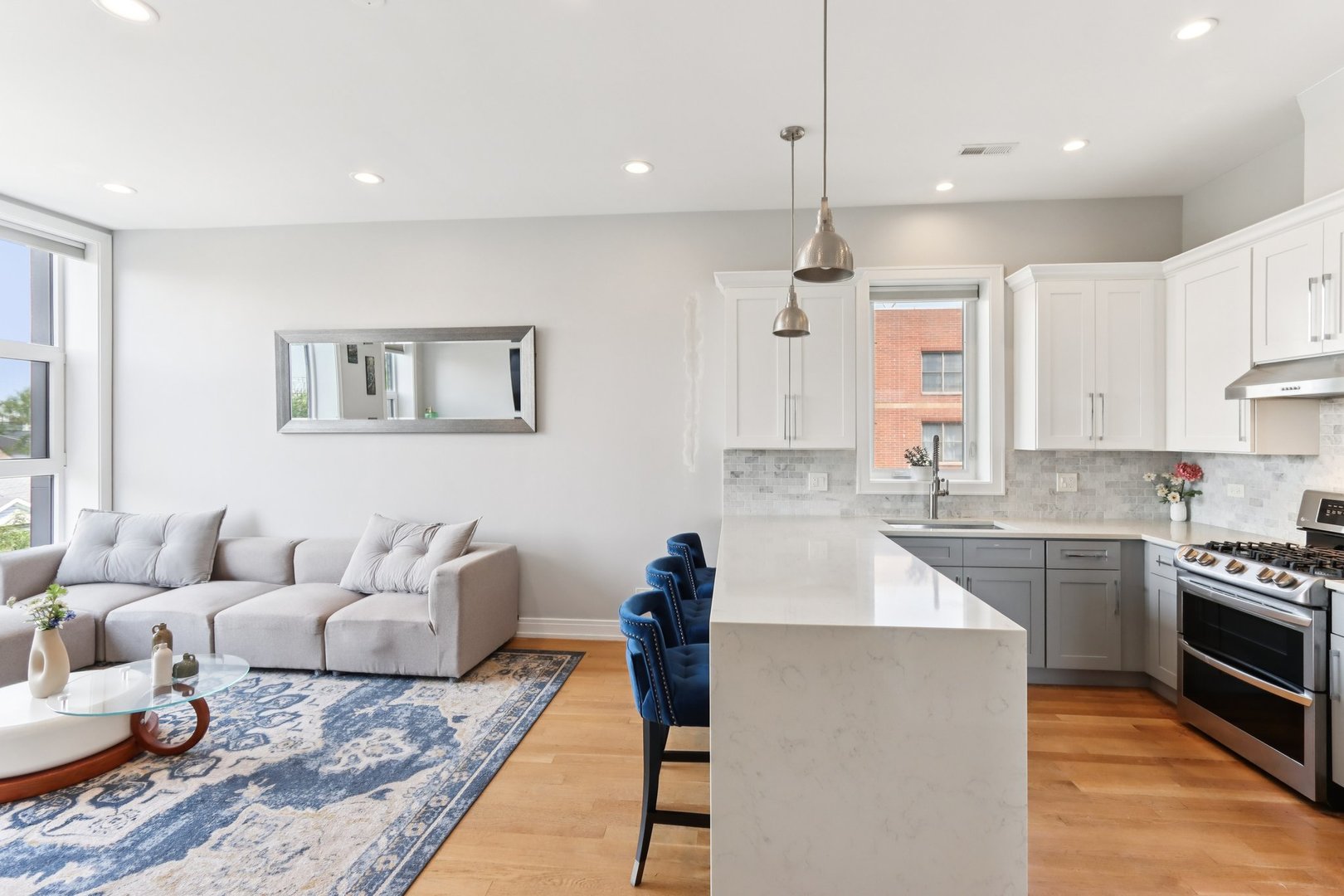1631 S Carpenter Street Unit: 3