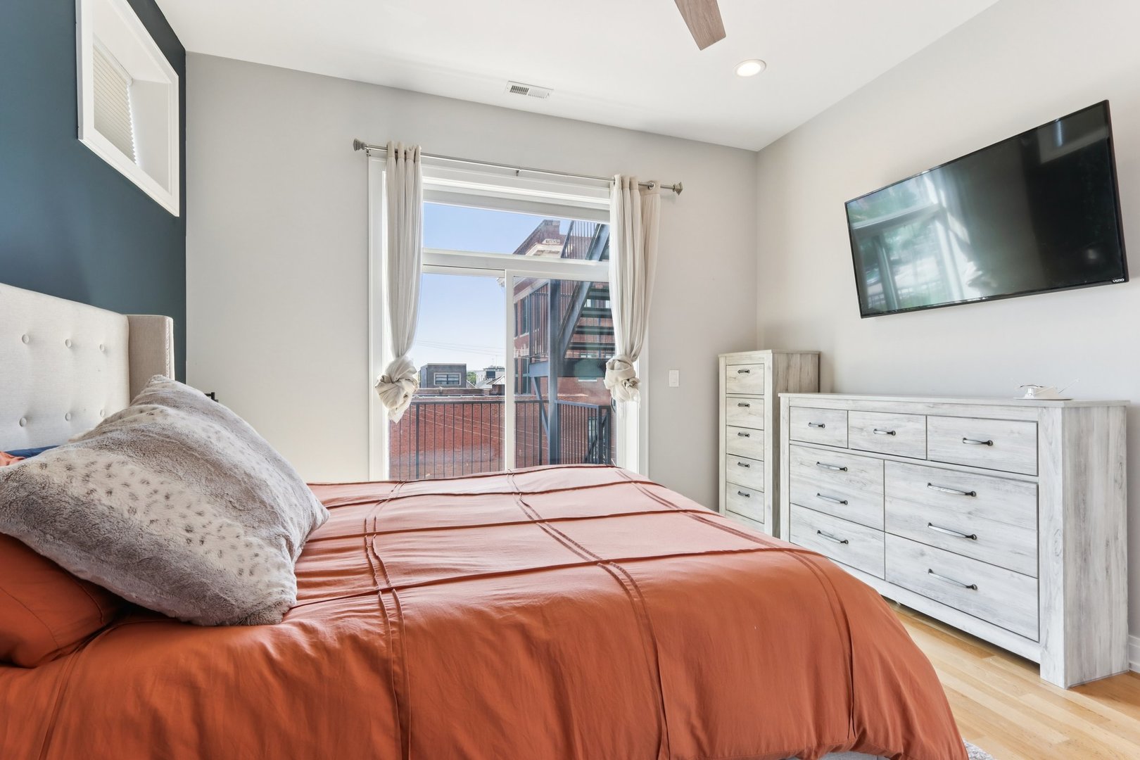 1631 S Carpenter Street Unit: 3