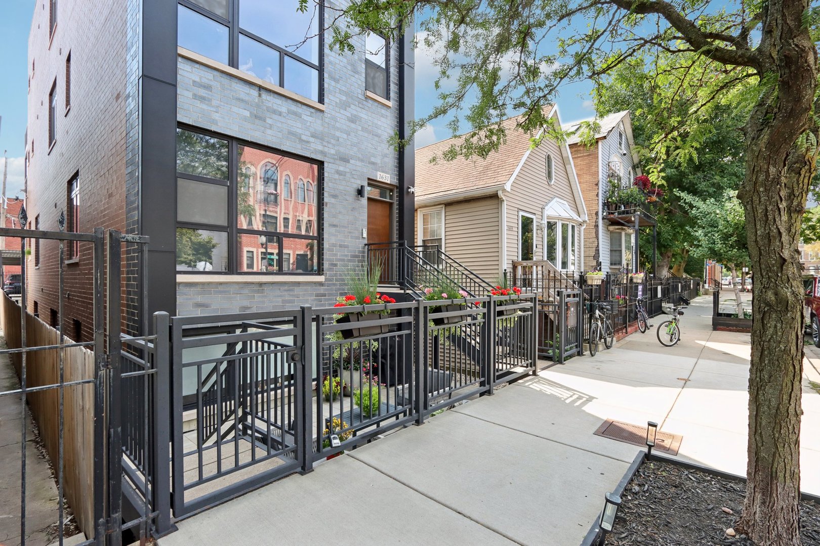 1631 S Carpenter Street Unit: 3