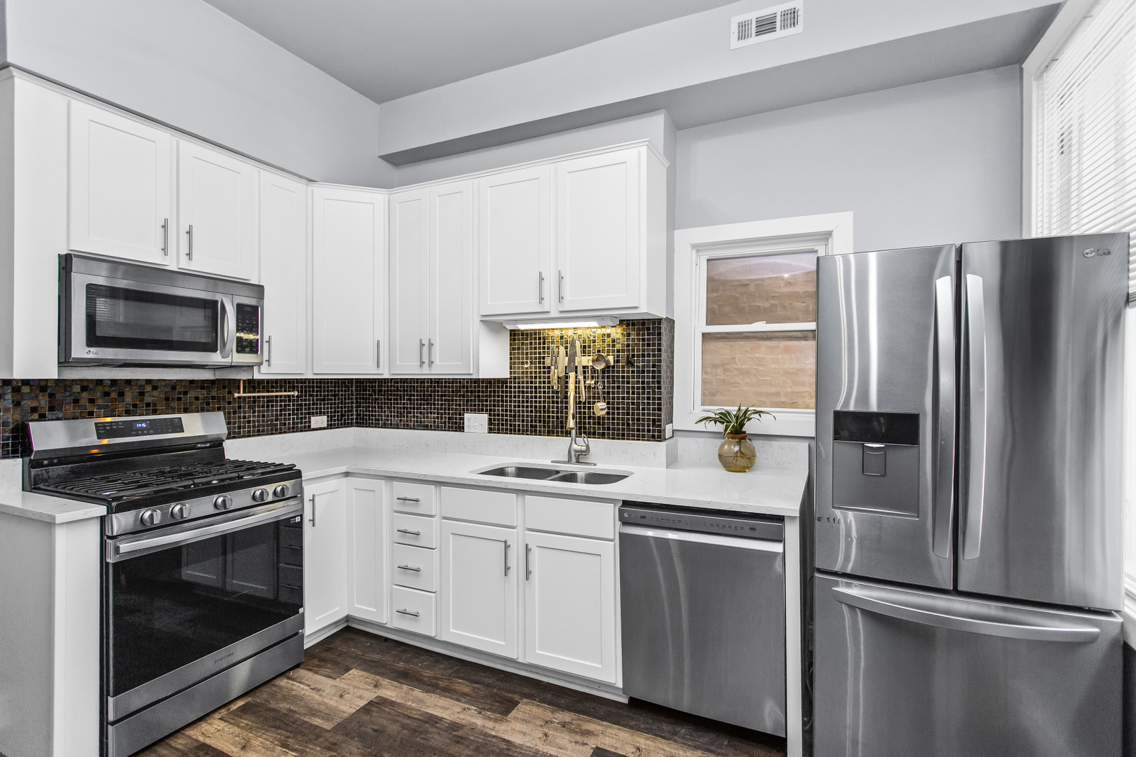 3339 W Le Moyne Street