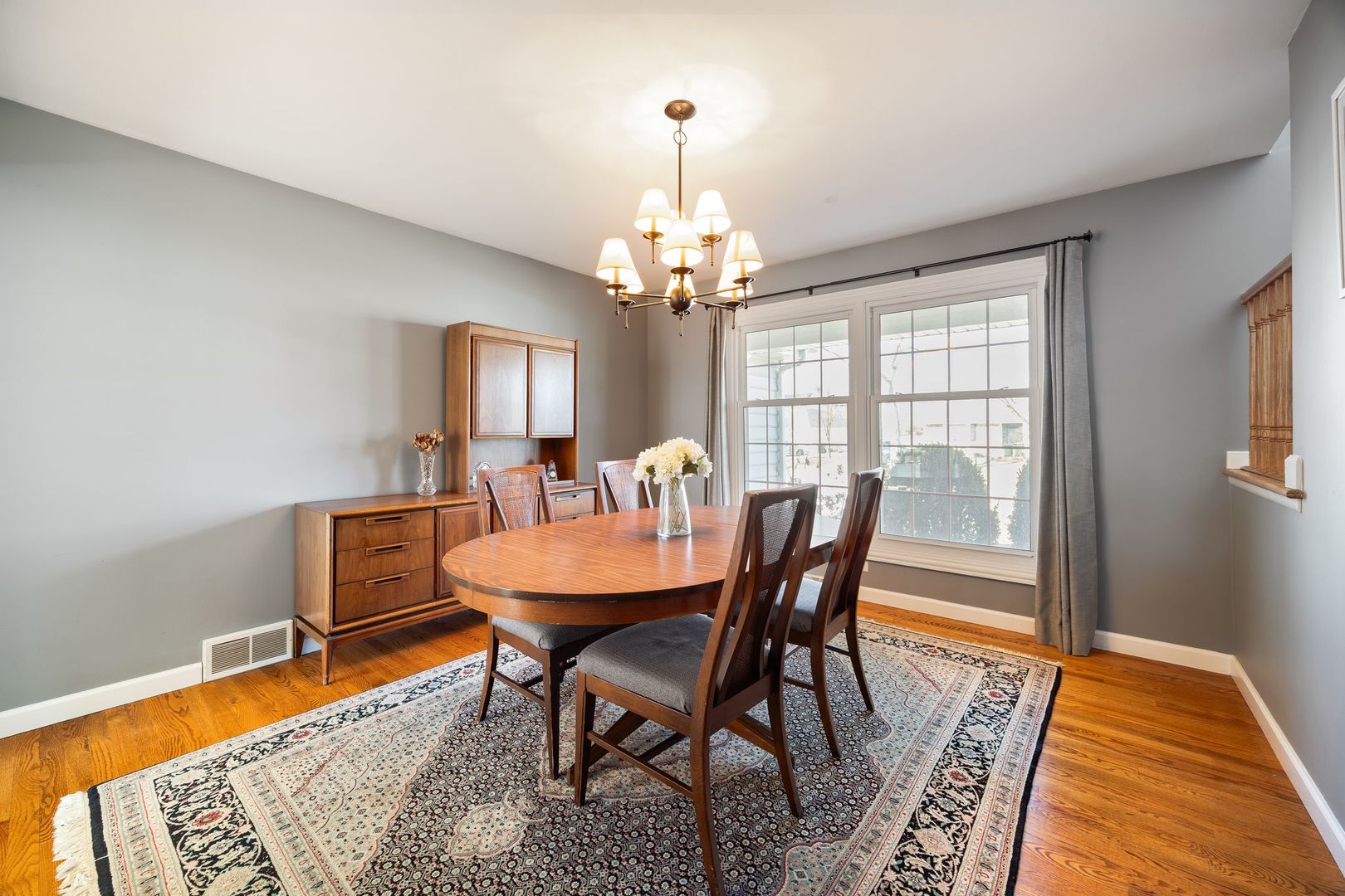 1125 W Skylark Drive