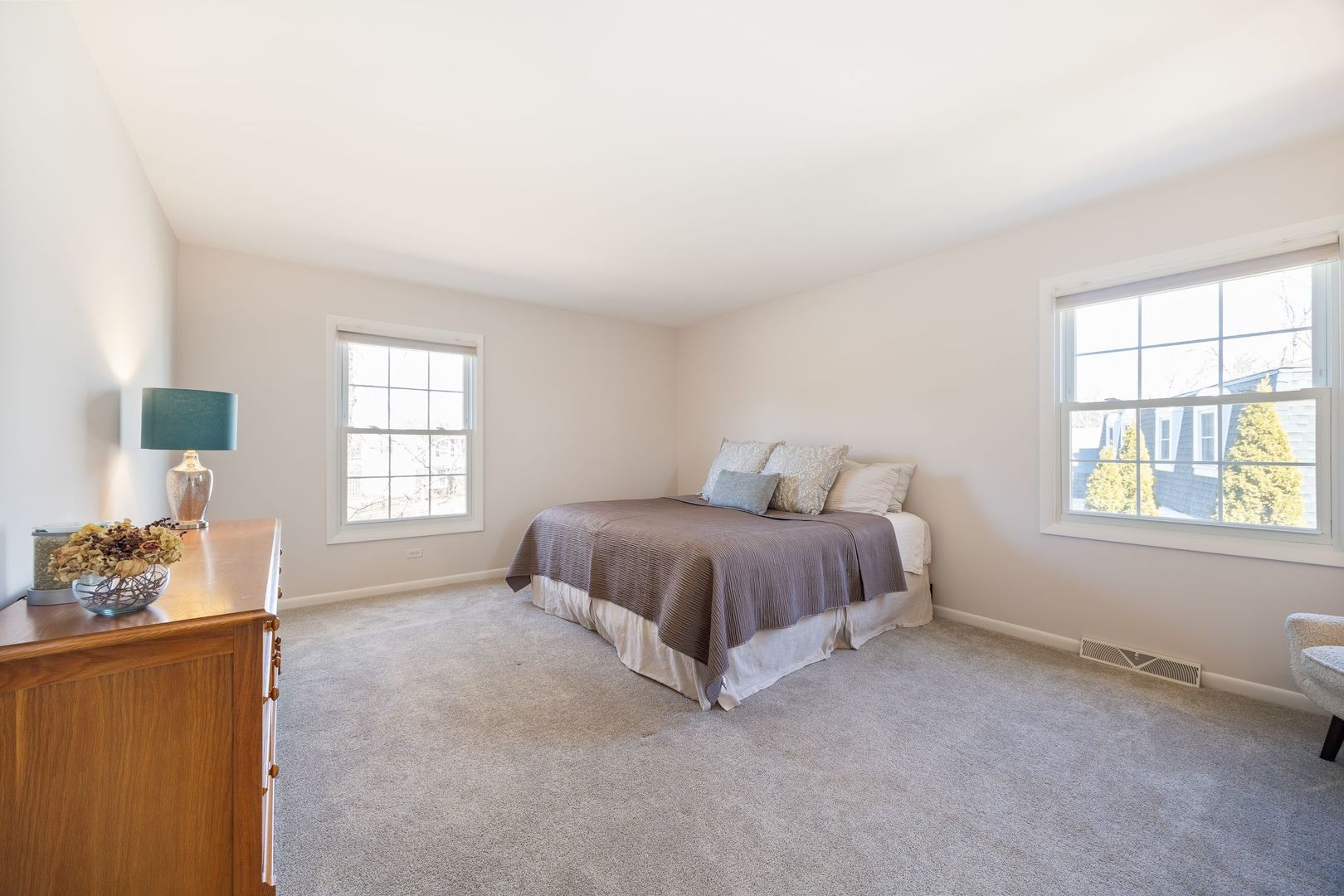 1125 W Skylark Drive