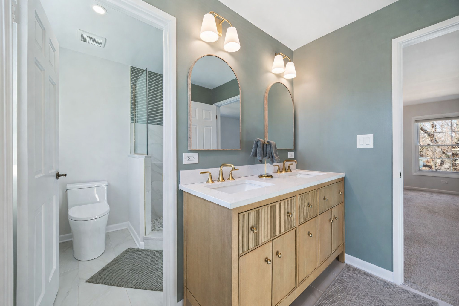 1125 W Skylark Drive