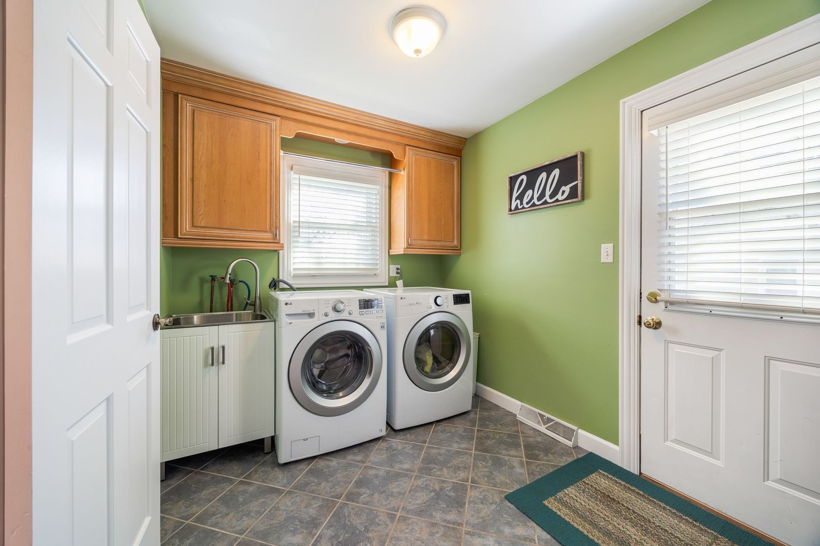 1125 W Skylark Drive