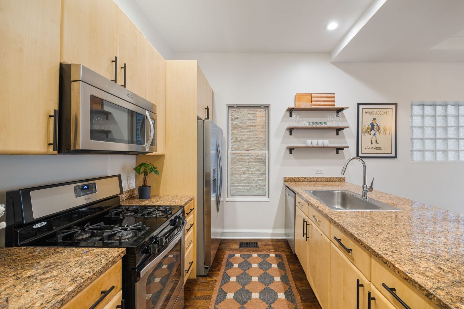 2132 W Schiller Street Unit: 1F