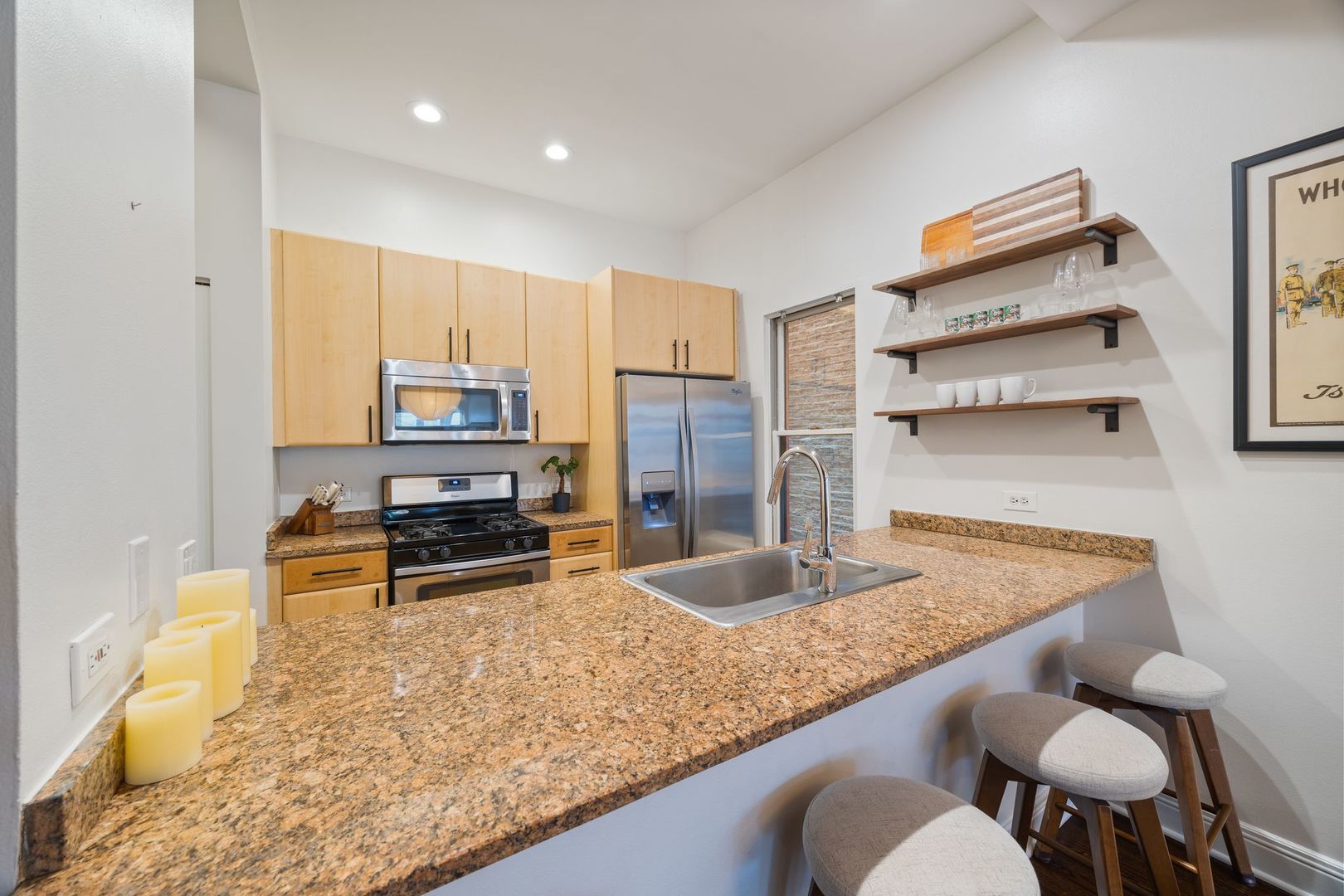 2132 W Schiller Street Unit: 1F