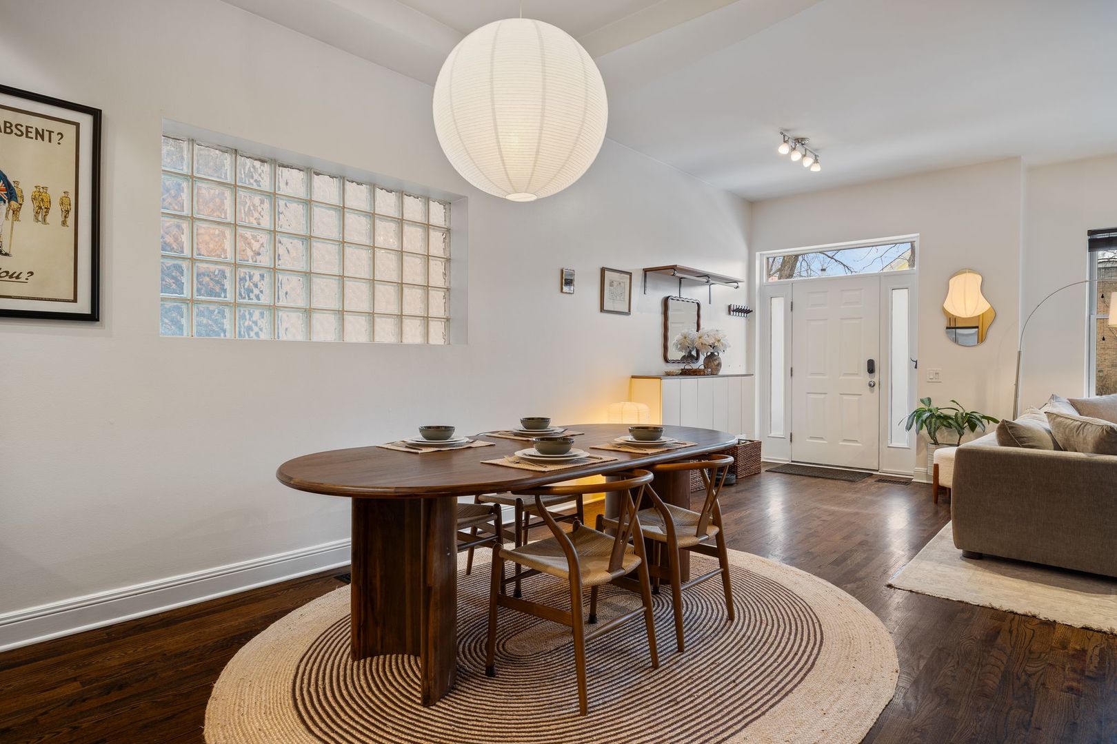 2132 W Schiller Street Unit: 1F