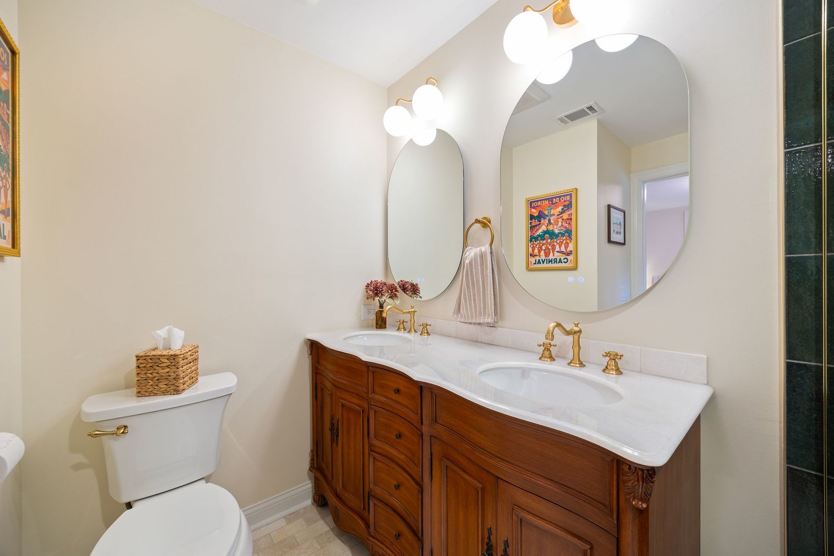 2132 W Schiller Street Unit: 1F