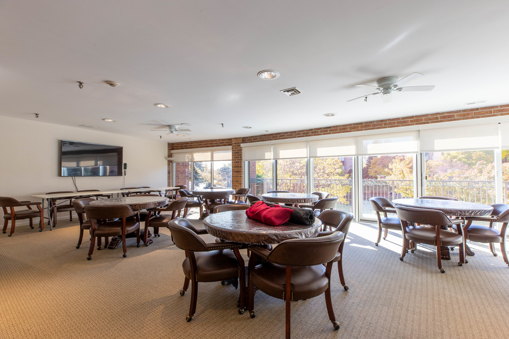 701 Lake Hinsdale Drive Unit: 306