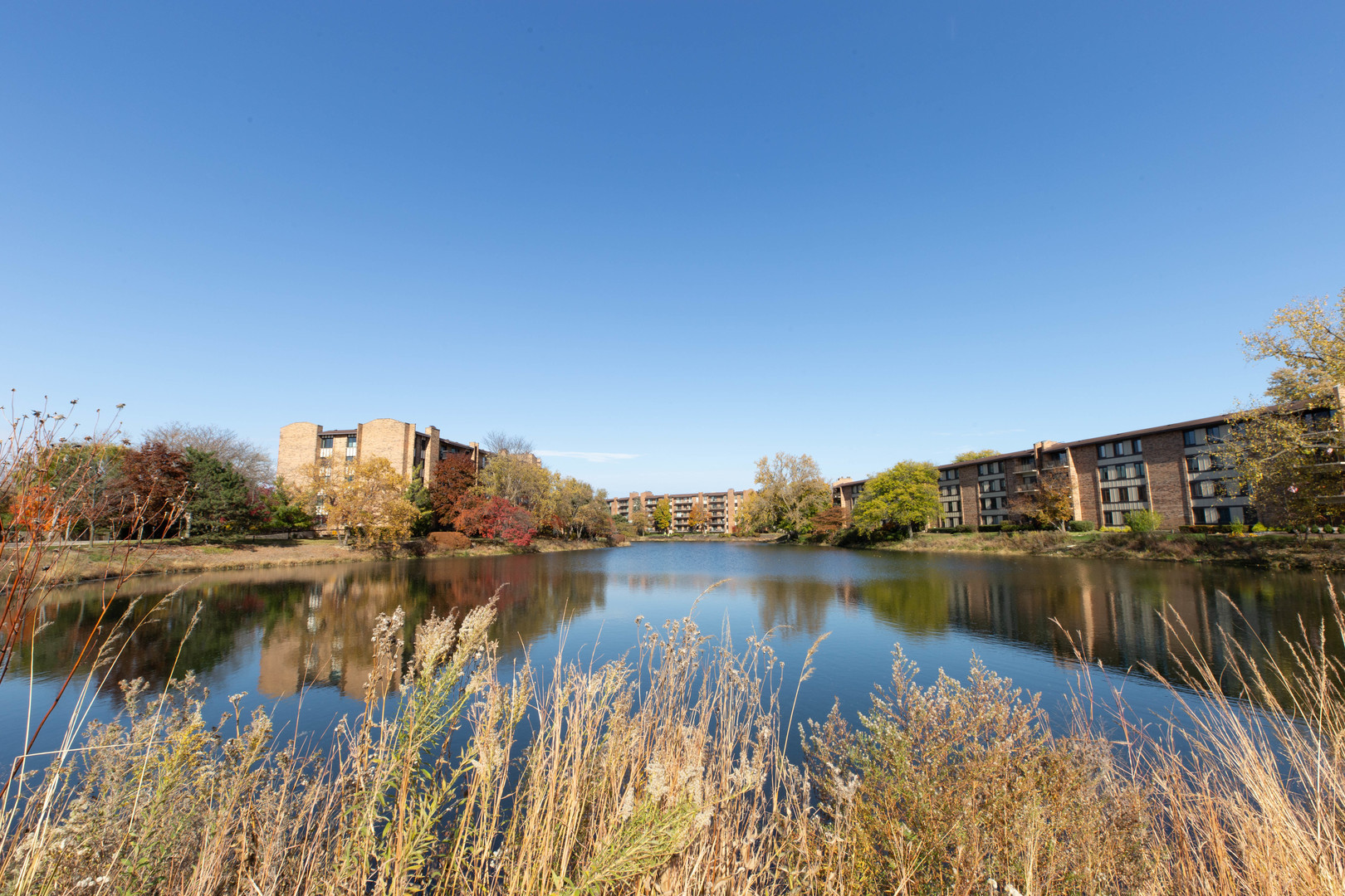 701 Lake Hinsdale Drive Unit: 306