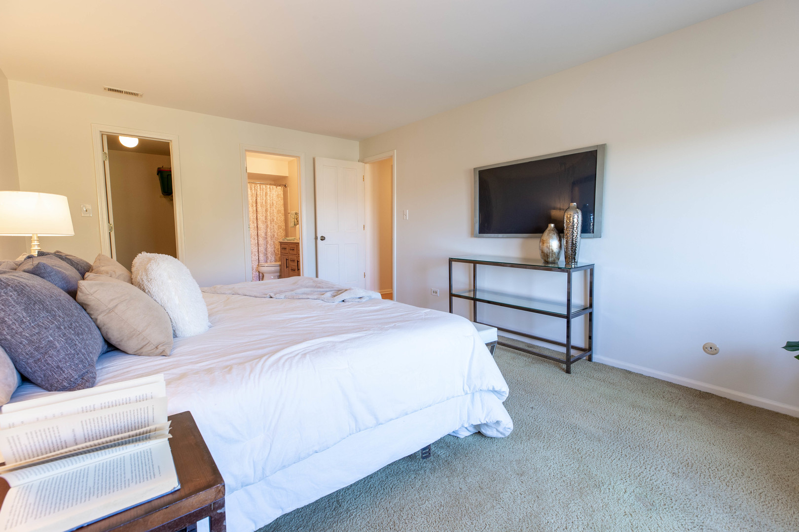 701 Lake Hinsdale Drive Unit: 306