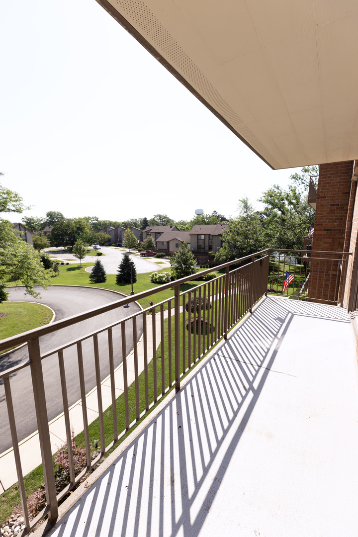 701 Lake Hinsdale Drive Unit: 306