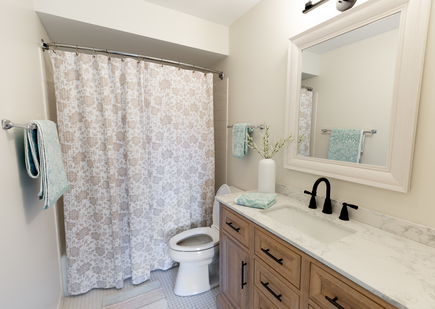 701 Lake Hinsdale Drive Unit: 306