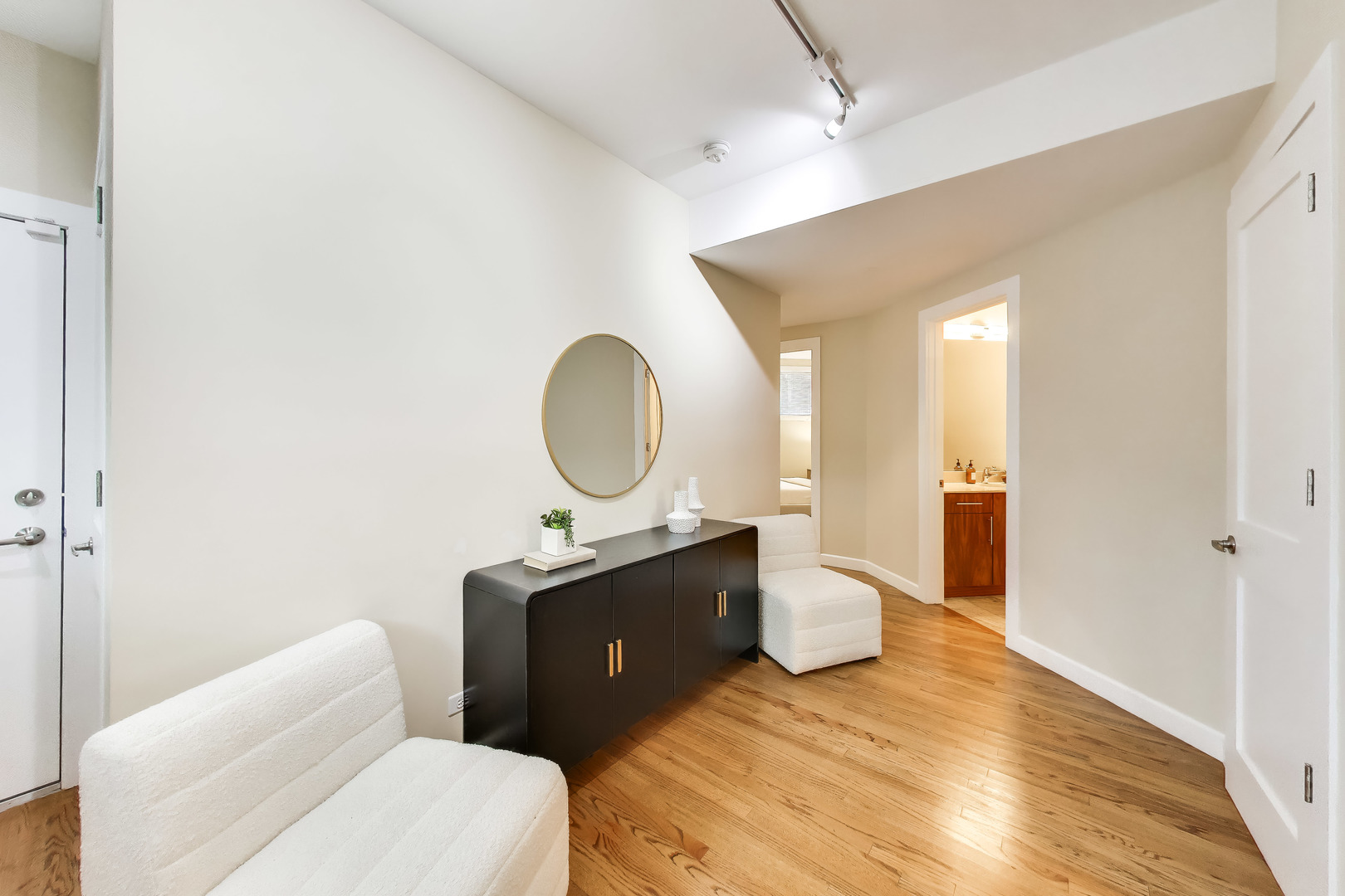 2317 W ARMITAGE Avenue Unit: 1W