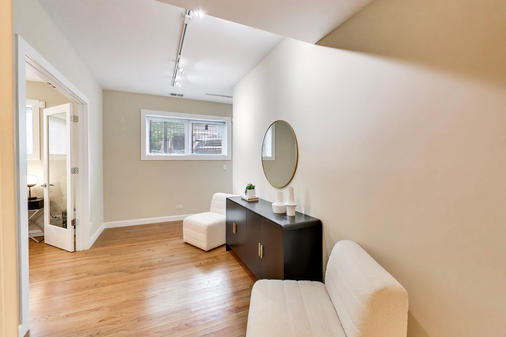 2317 W ARMITAGE Avenue Unit: 1W