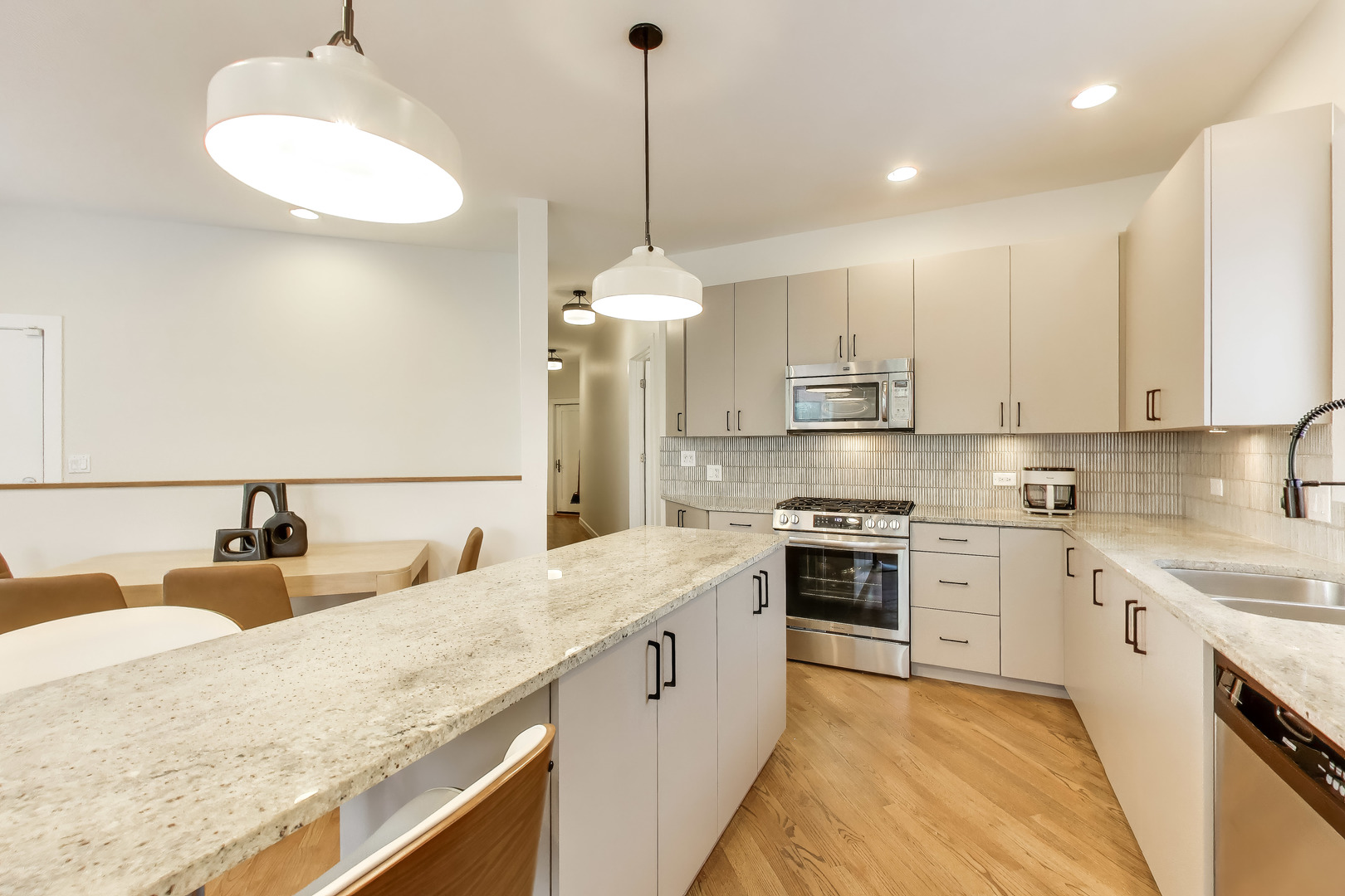 2317 W ARMITAGE Avenue Unit: 1W