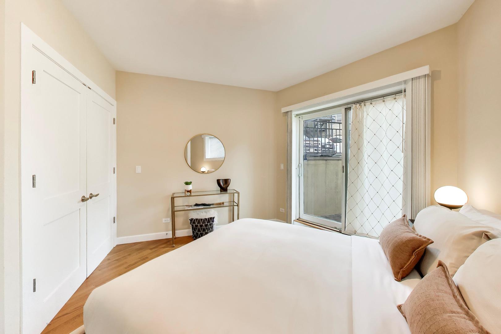 2317 W ARMITAGE Avenue Unit: 1W