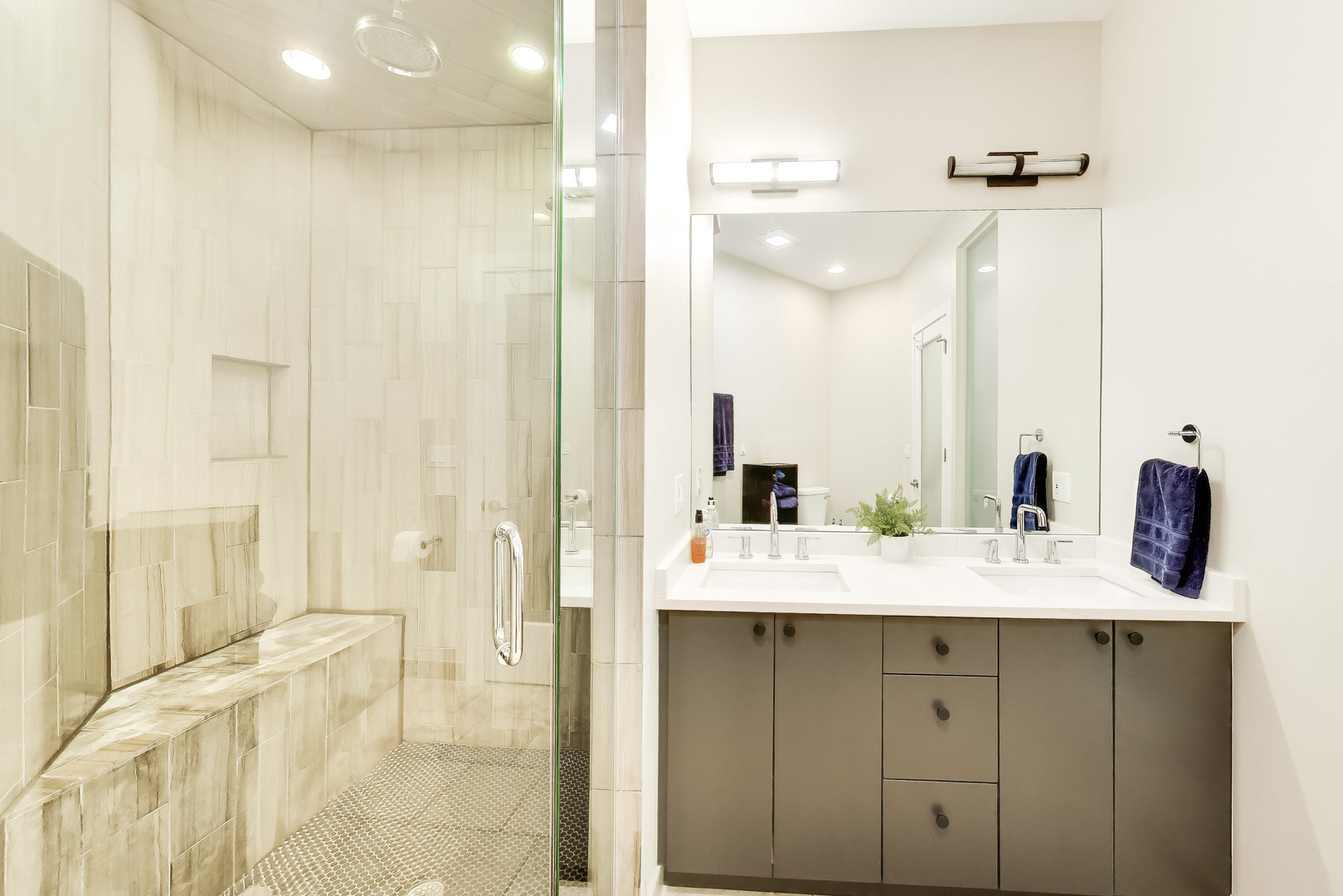 2317 W ARMITAGE Avenue Unit: 1W